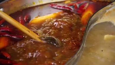 升格火锅毛肚烫菜涮肉涮火锅美食视频的预览图